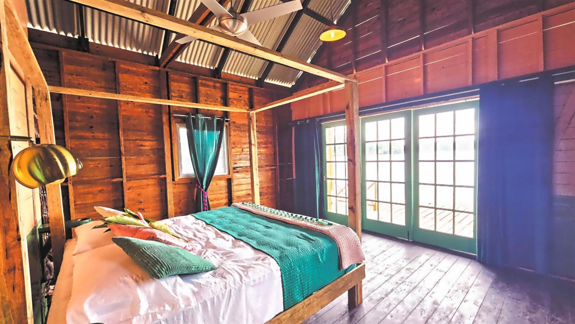 The Sea Monkey Hotel Bocas Town Bagian luar foto