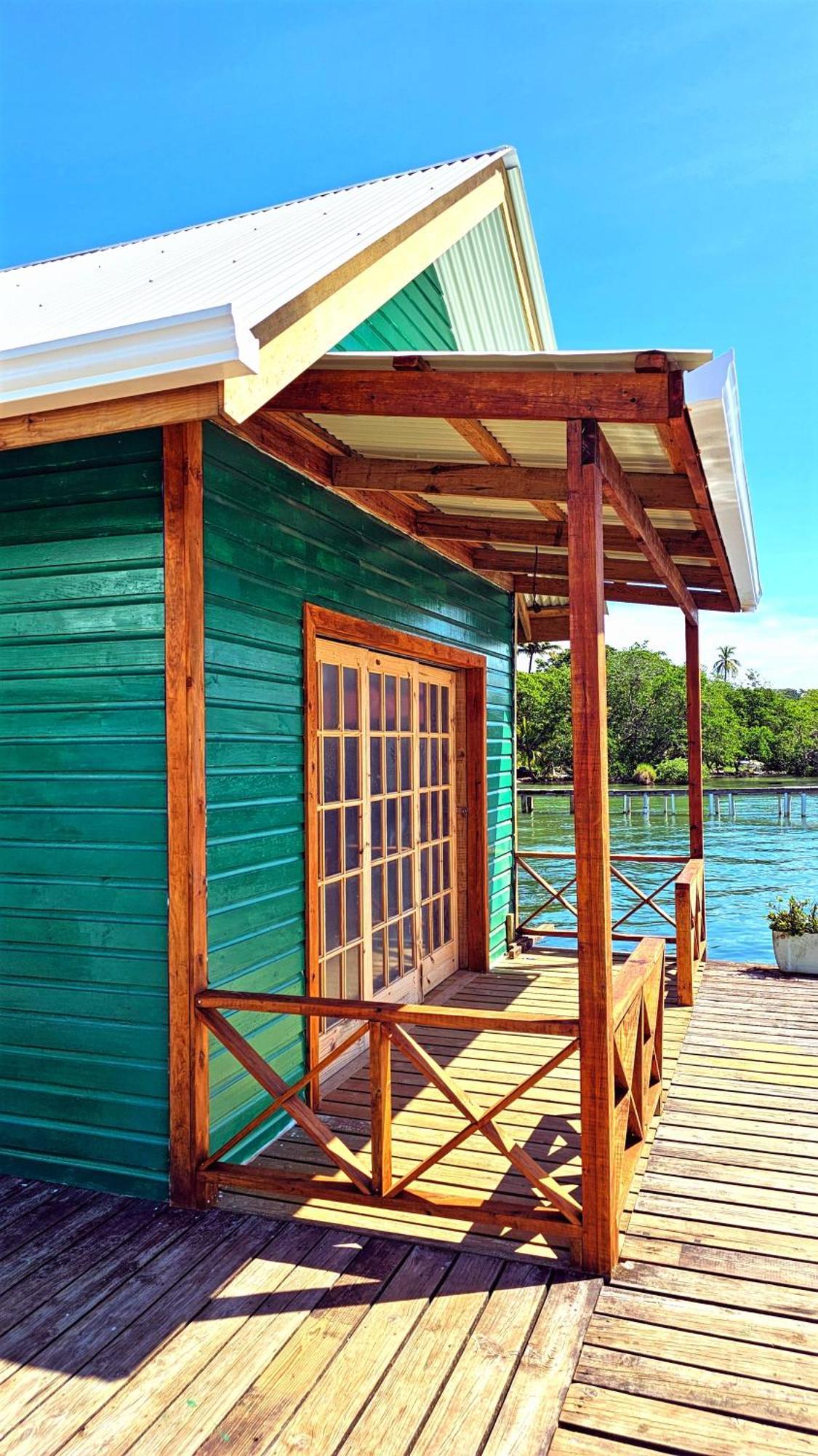 The Sea Monkey Hotel Bocas Town Bagian luar foto